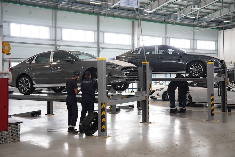 Hyundai service center near me for expert Hyundai maintenance, including oil changes, auto repair, and maintenance schedules.