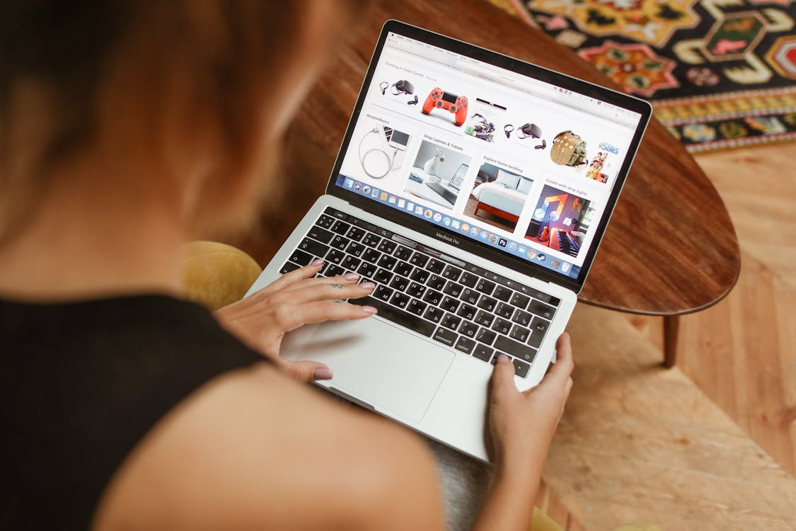 creating a store that sells accessories in different categories to dropship