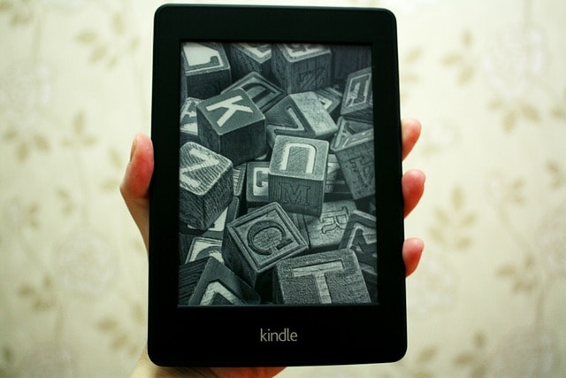 kindle, paper white, touchscreen, electronic book, modern, technology, digital, device, e-book, reading, display, e-reader, information, literature, reader, screen, kindle, kindle, kindle, kindle, kindle