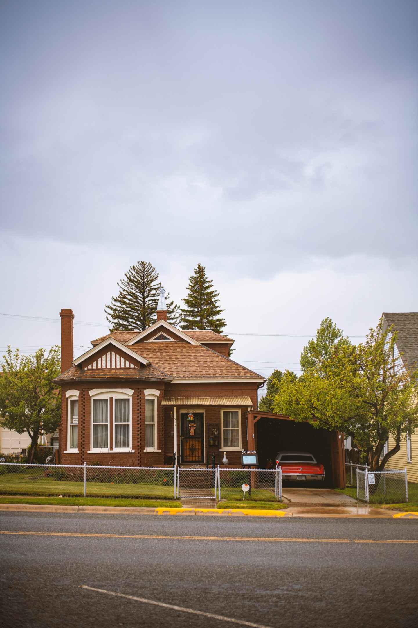 Flipping Houses in Historic Neighborhoods: The Investor’s Blueprint for High-Return Renovations