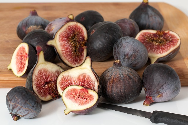 figs, fruits, fresh