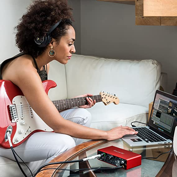 Focusrite Scarlett 2I2