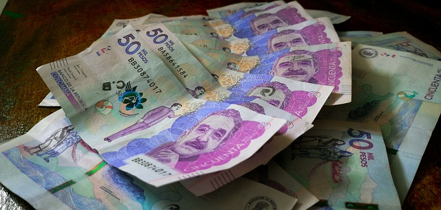 money, economy, colombian pesos