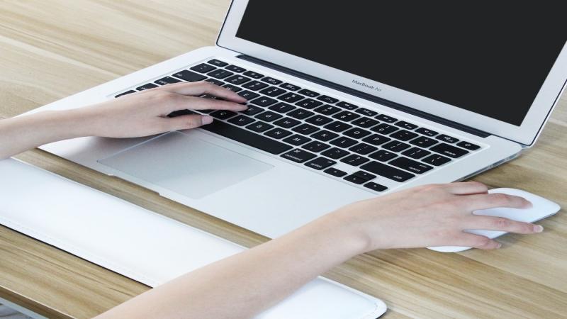 What Is a Memory Foam Wrist Rest