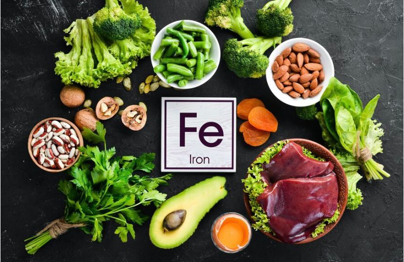 A vitamina C aumenta a absorção de ferro. Fonte da imagem: freepik.