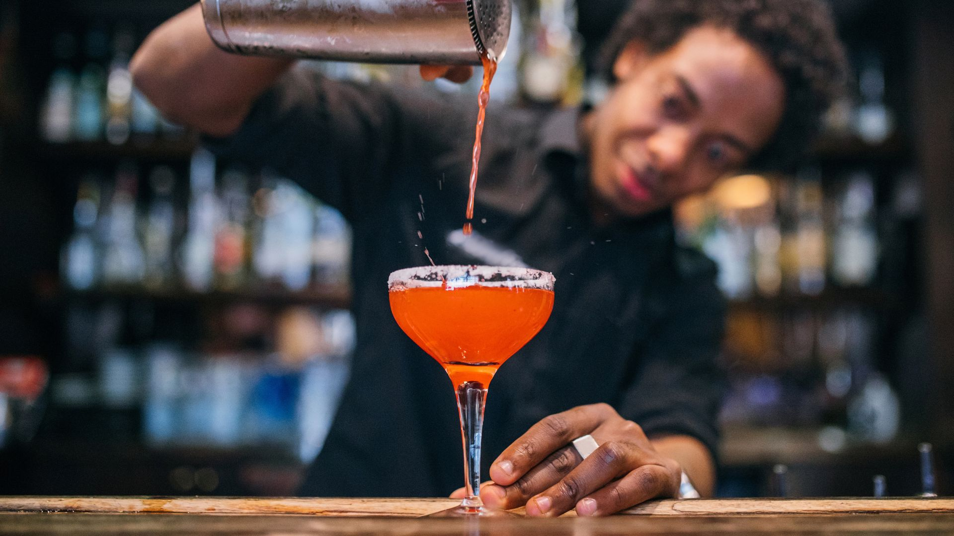 What Are The Benefits Of Using A Themed Mobile Bar Hire? -