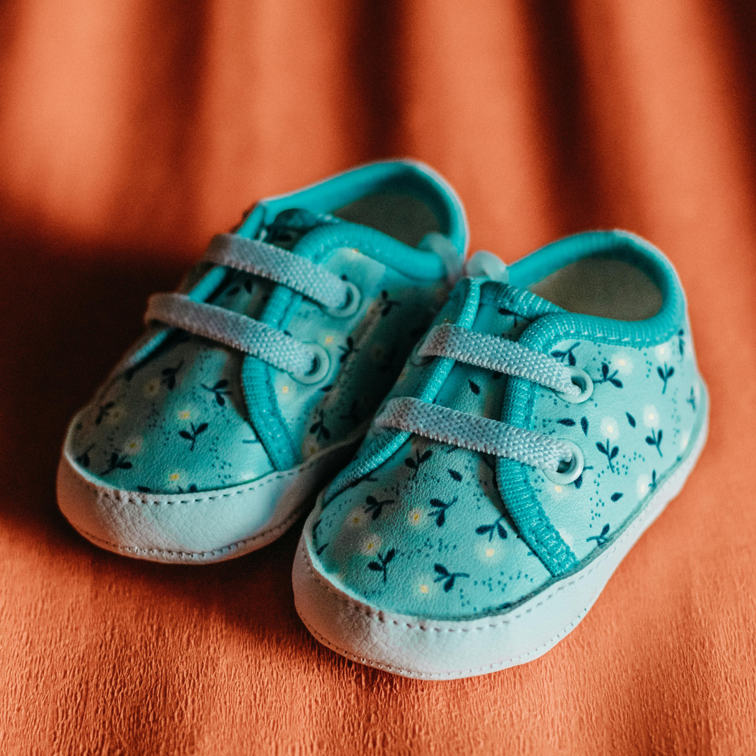 baby shower baby shoes with flowers