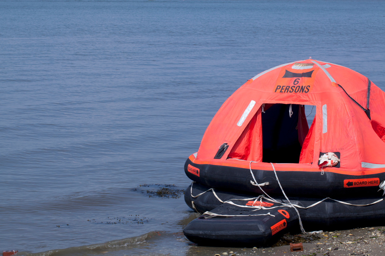 Inflatable liferaft