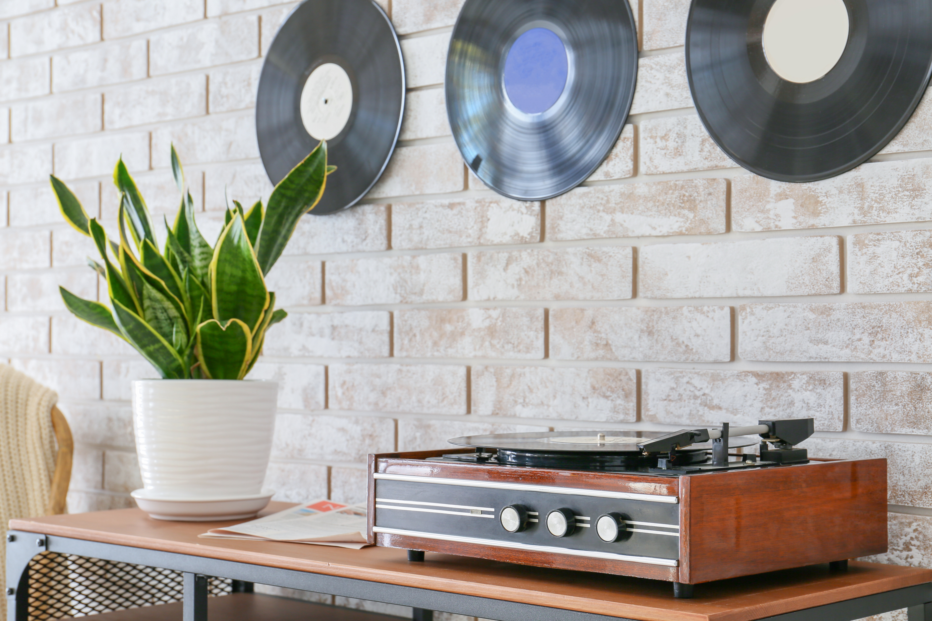 record player, black vinyl, turntable