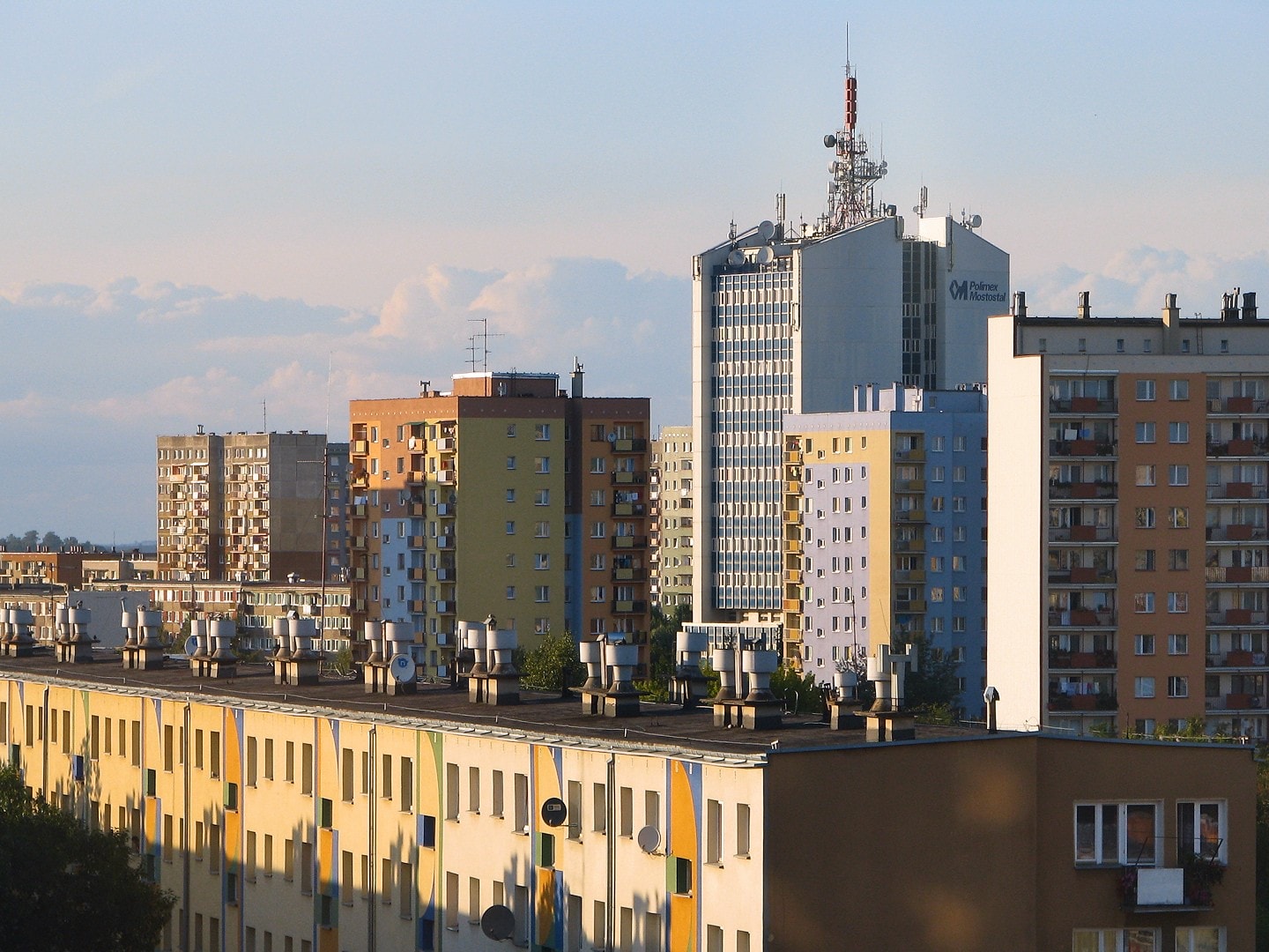 Widok na osiedle w mieście Stalowa Wola. Źródło: https://www.flickr.com/photos/kd85/7783489286