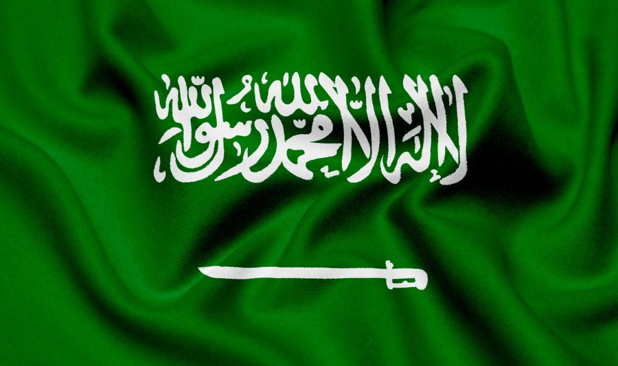 Flaga Arabii saudyjskiej, gdzie m.in. używany jest język arabski.