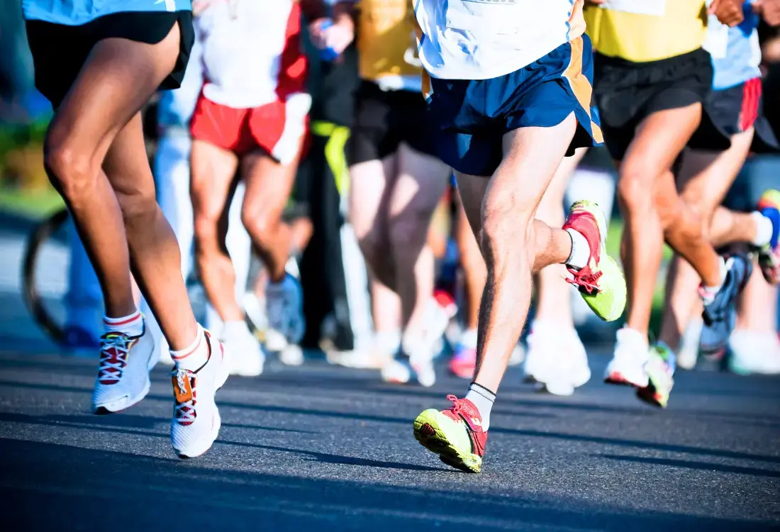 Juoksuohjelma puolimaraton: löydä juoksun ilo ja tähtää onnistuneeseen puolimaratoniin.