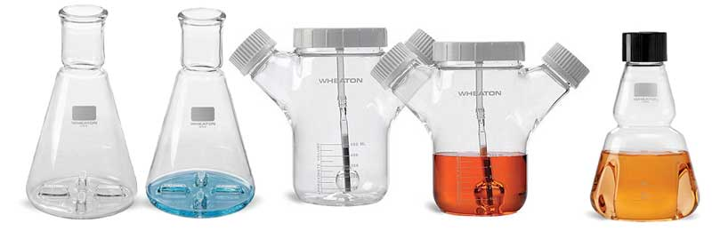Glass and polypropylene volumetric flasks compared