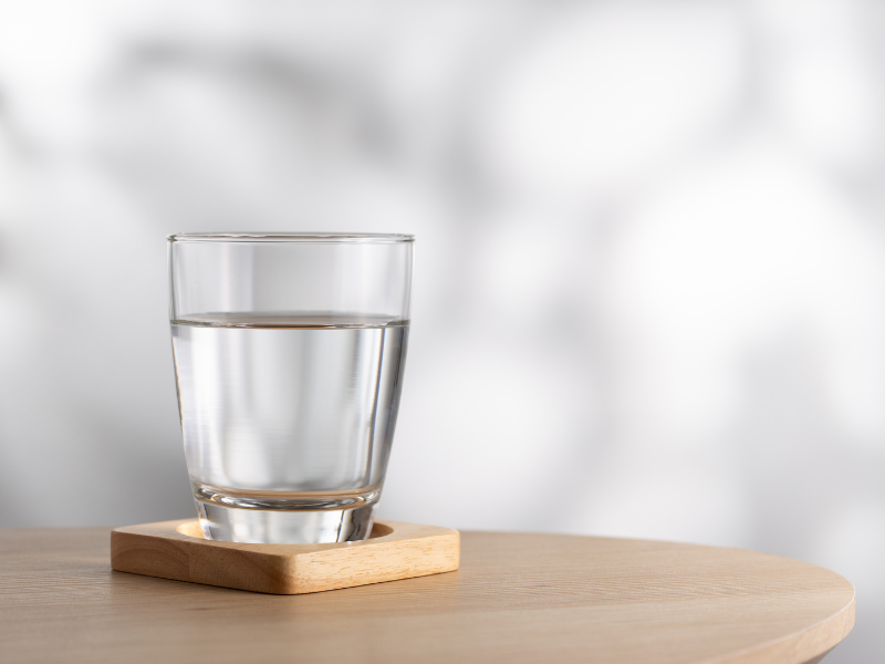 Image of a selection of safe drinks for drinking with Invisalign.