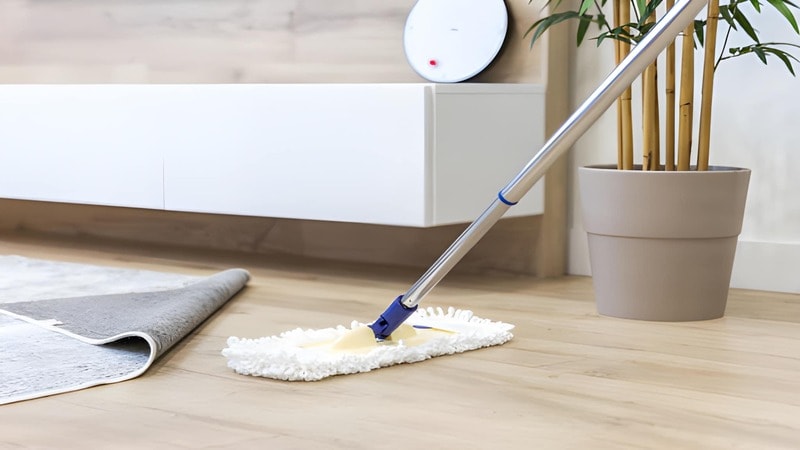 white microfiber mop