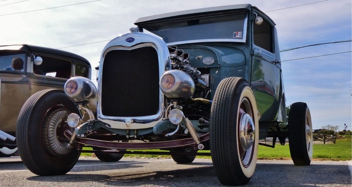 Classic car shipping costs are dependent on many factors