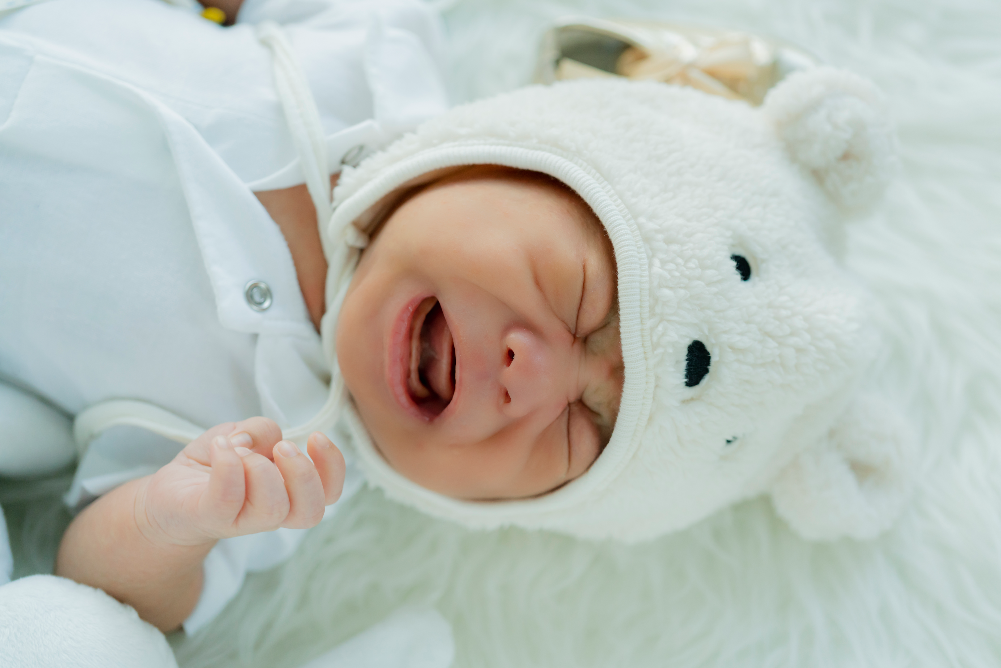 An ideal swaddle should ensure the baby's comfort during sleeping.