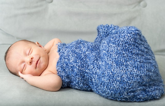 Sleep Sack Vs Swaddle: Which Is Right For Your Baby?