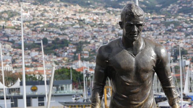 travel, cristiano ronaldo, cr7 statue, footballl in Lisbon