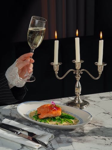 Enjoy amazing restaurants all winter long, from White Horse Tavern to Market Square