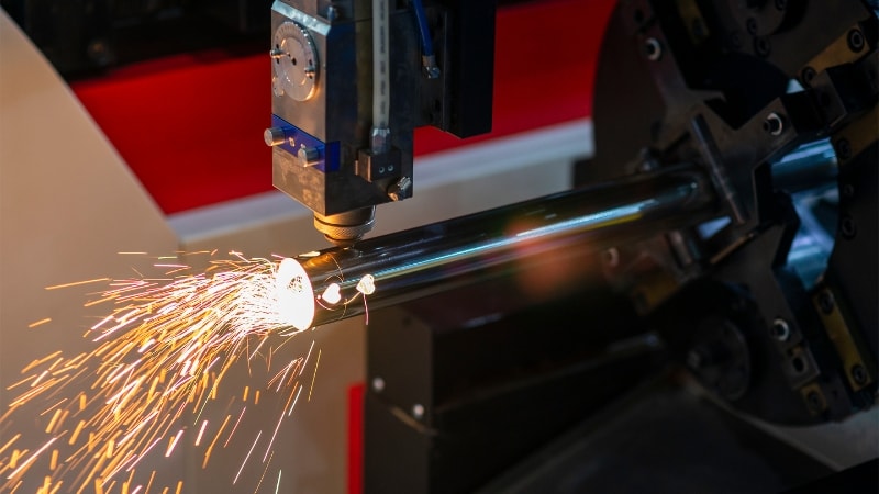 Laser cutting process by laser machine