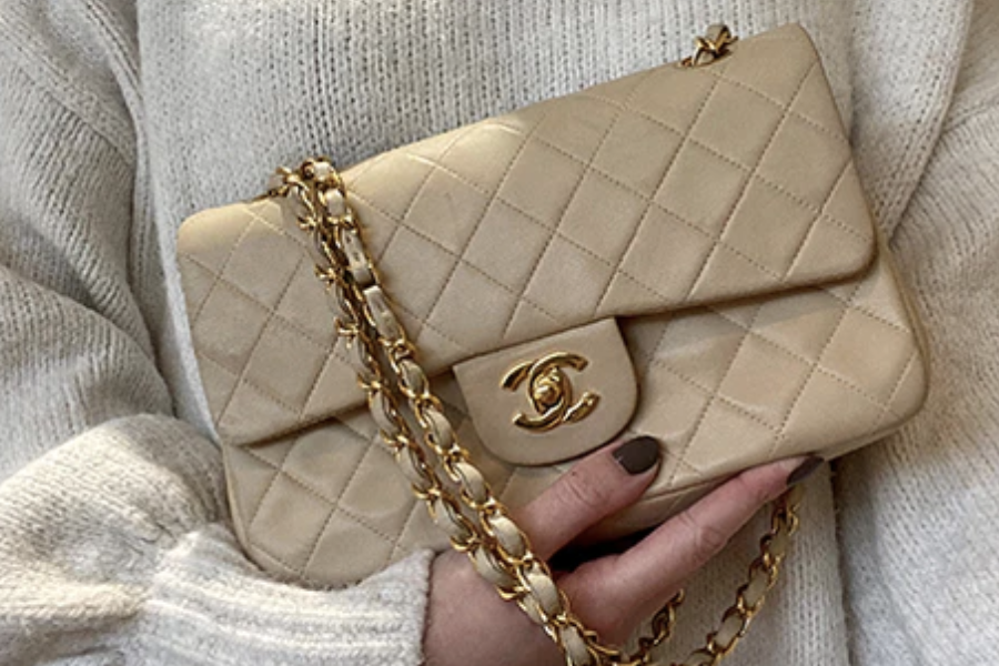AUTH CHANEL WHITE QUILTED CC LOGO FLAPBAG TWO CHAIN LEATHER BAG GOLDTONE HW   eBay