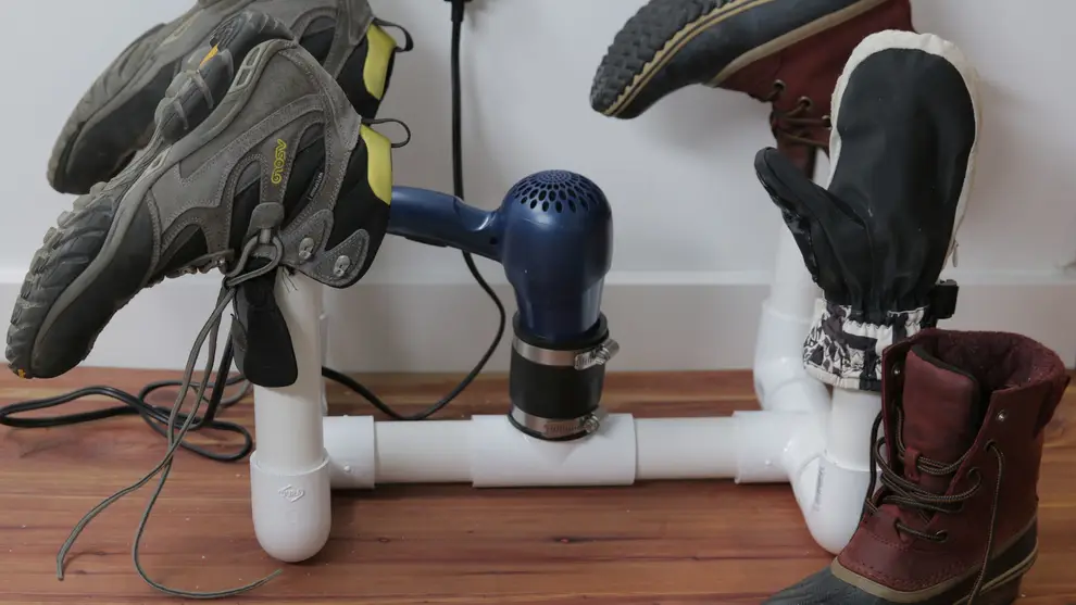 Dry wet shoes with a shoe dryer