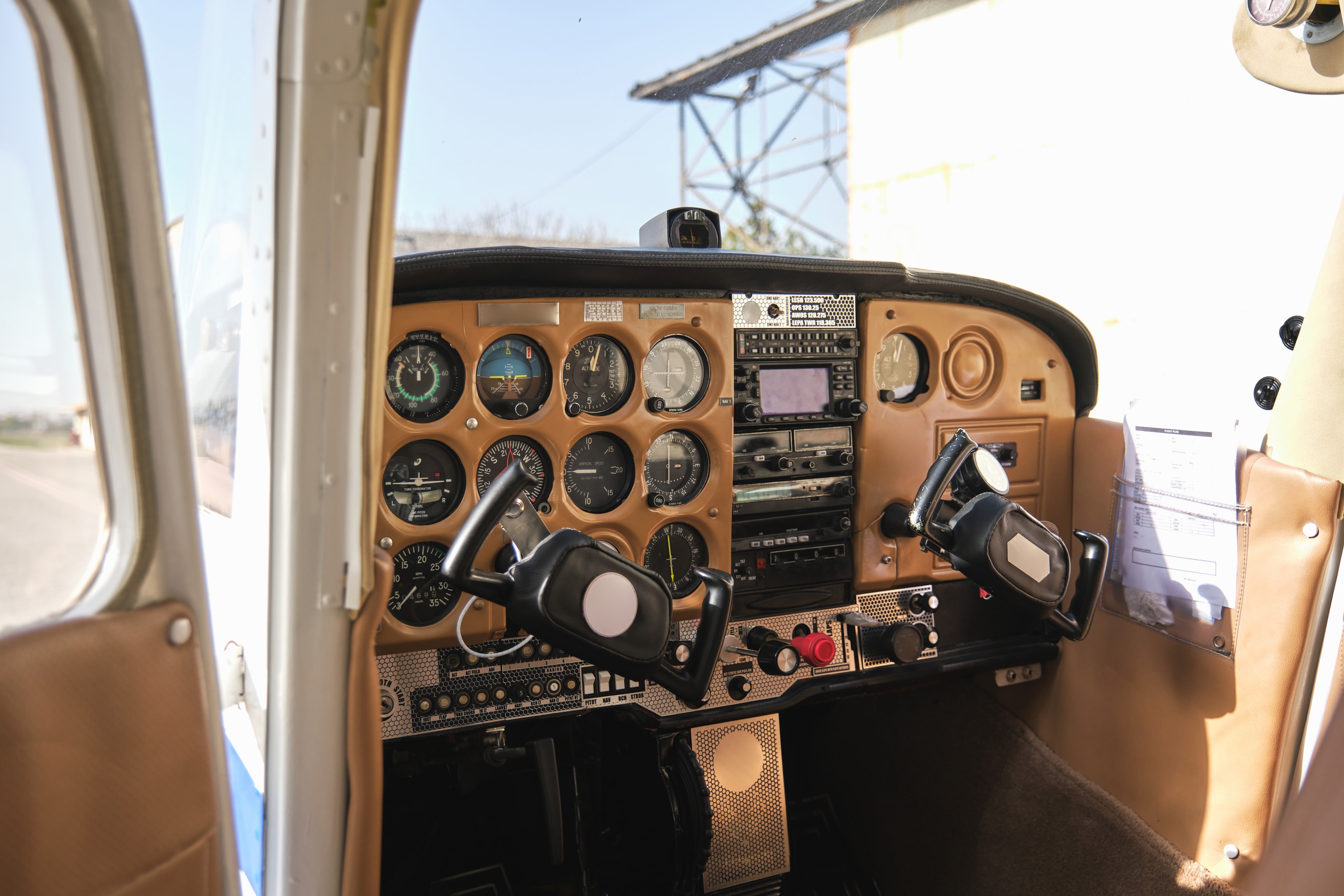 cessna cockpit