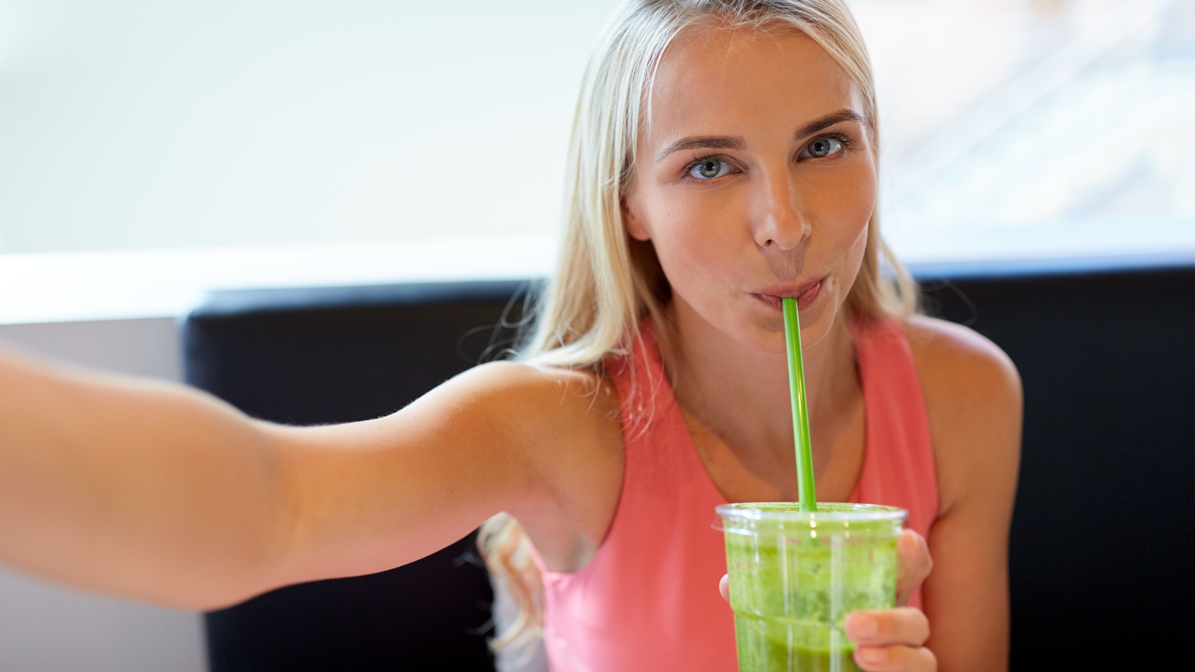 Czy popularne domowe napoje na odchudzanie faktycznie działają? Co pić na odchudzanie i zdrowe odżywianie w domu?