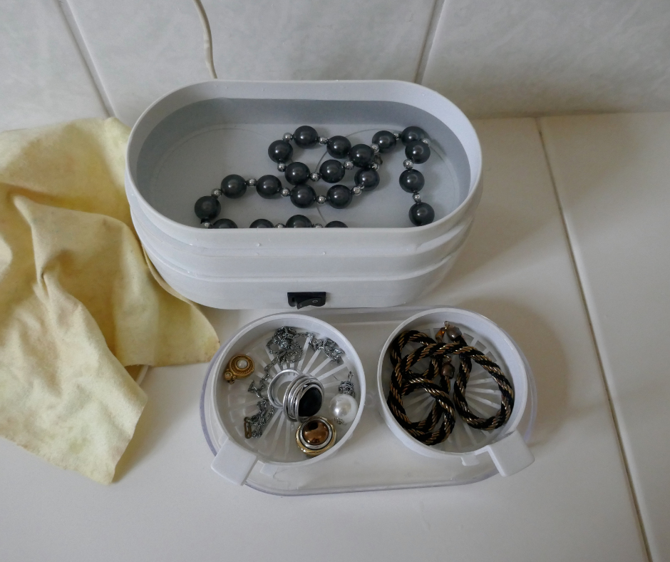 submerge the entire surface of your silver jewelry in an ultrasonic cleaner if it is in good condition