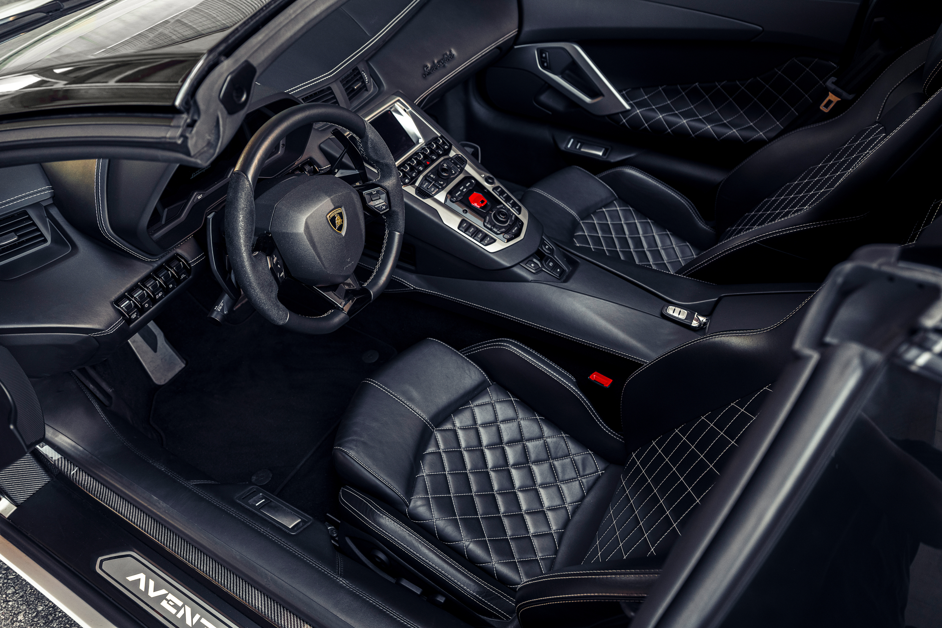 Image of the luxurious interior of a Lamborghini Aventador