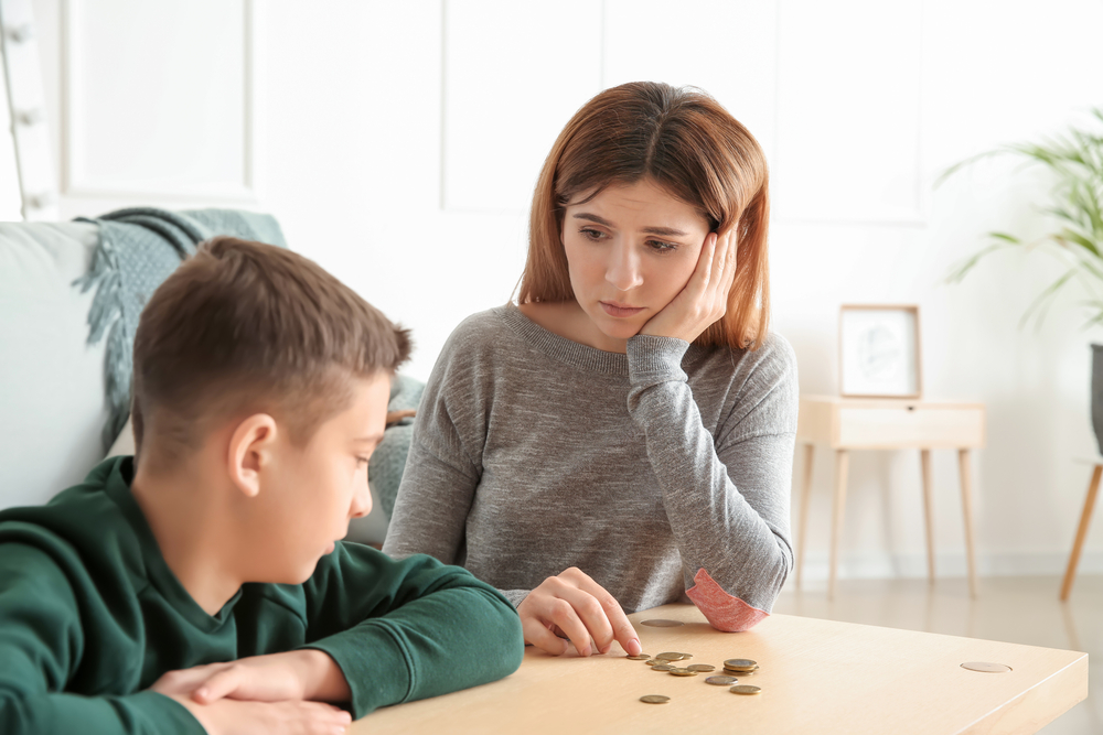 Parent counting coins with child, alimony, bridge the gap alimony, family law case