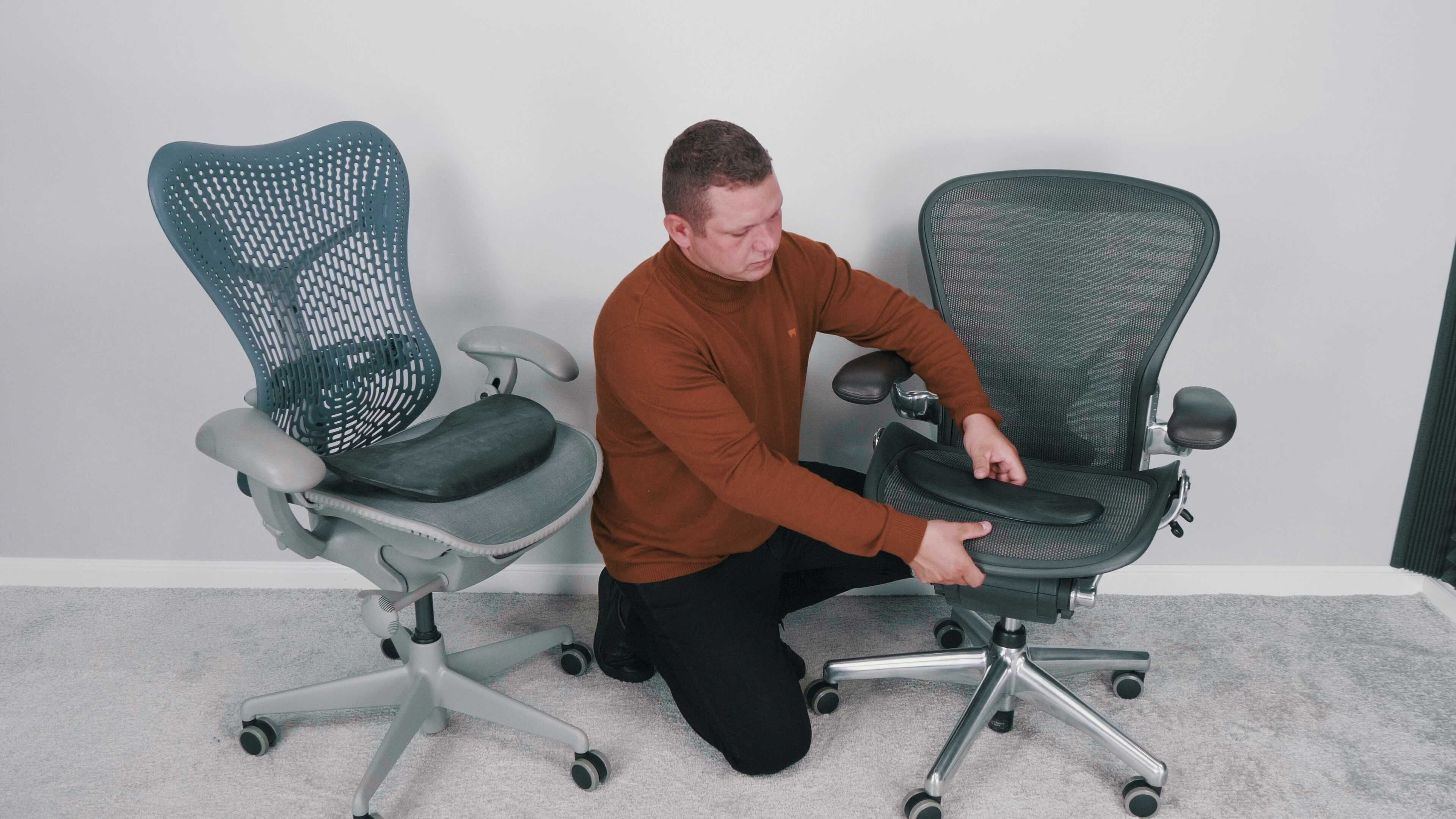 Siedzisko siatkowe czy piankowe – które rozwiązanie wybrać do fotela biurowego? 3 Pianki zwiększające komfort w fotelach z sedziskiem siatkowych. Źródło: Brastech