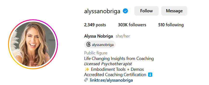 Alyssa's Instagram bio clearly stating that she is a life coach