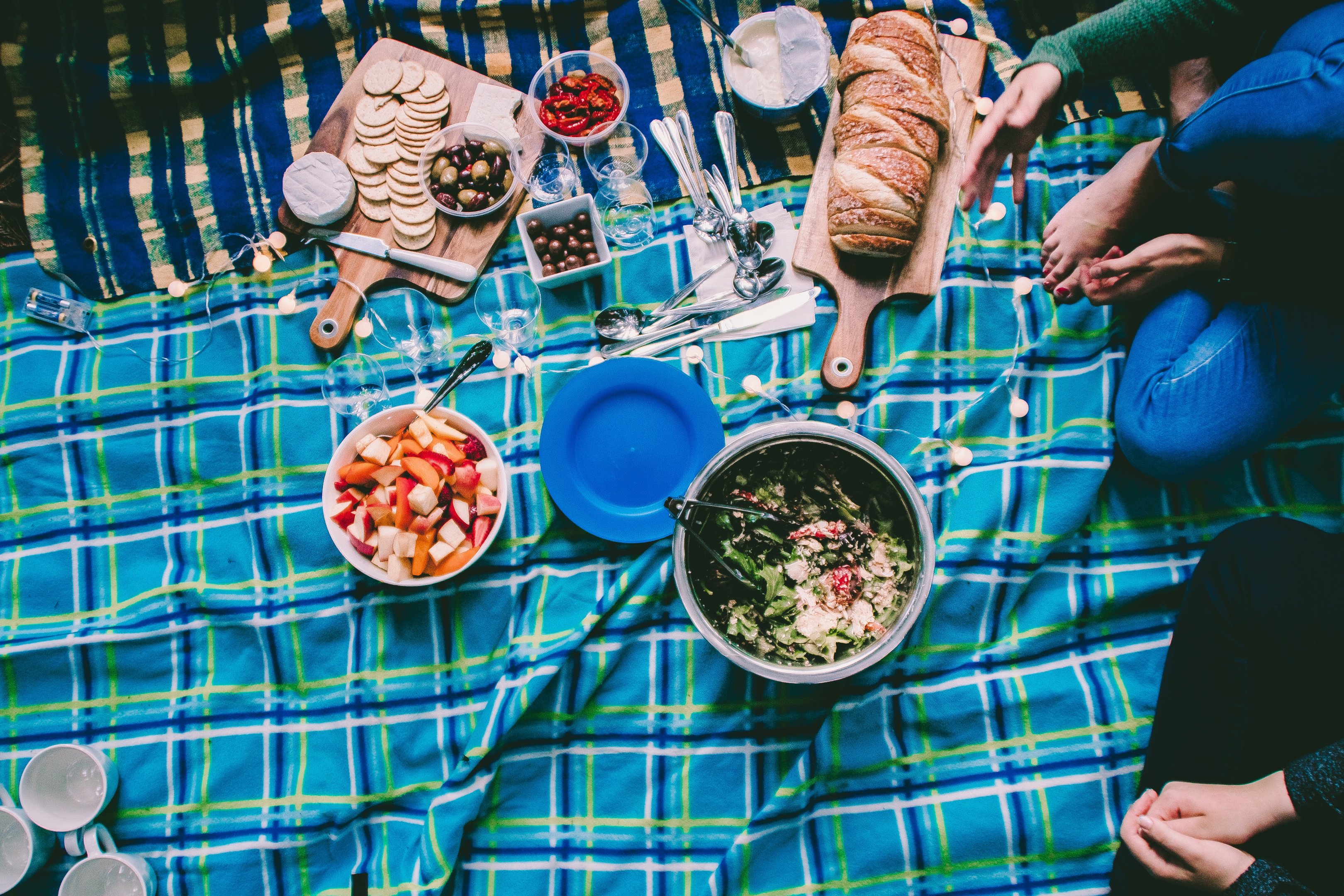 Picnic | Photo by britt gaiser on Unsplash | https://unsplash.com/photos/hIdPvJCdvag