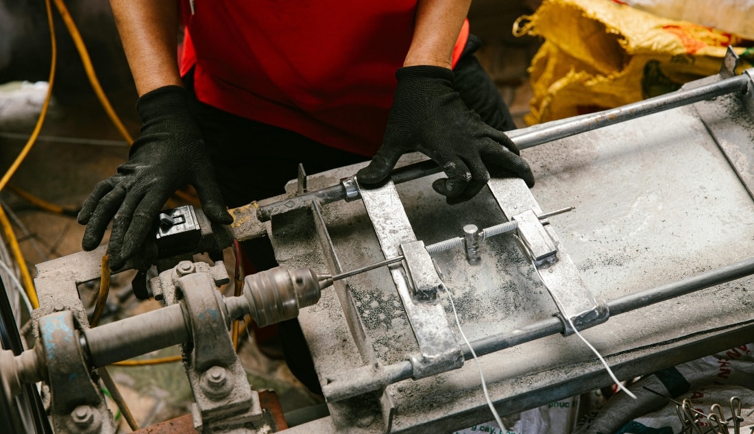 Aluminum extrusion manual die casting