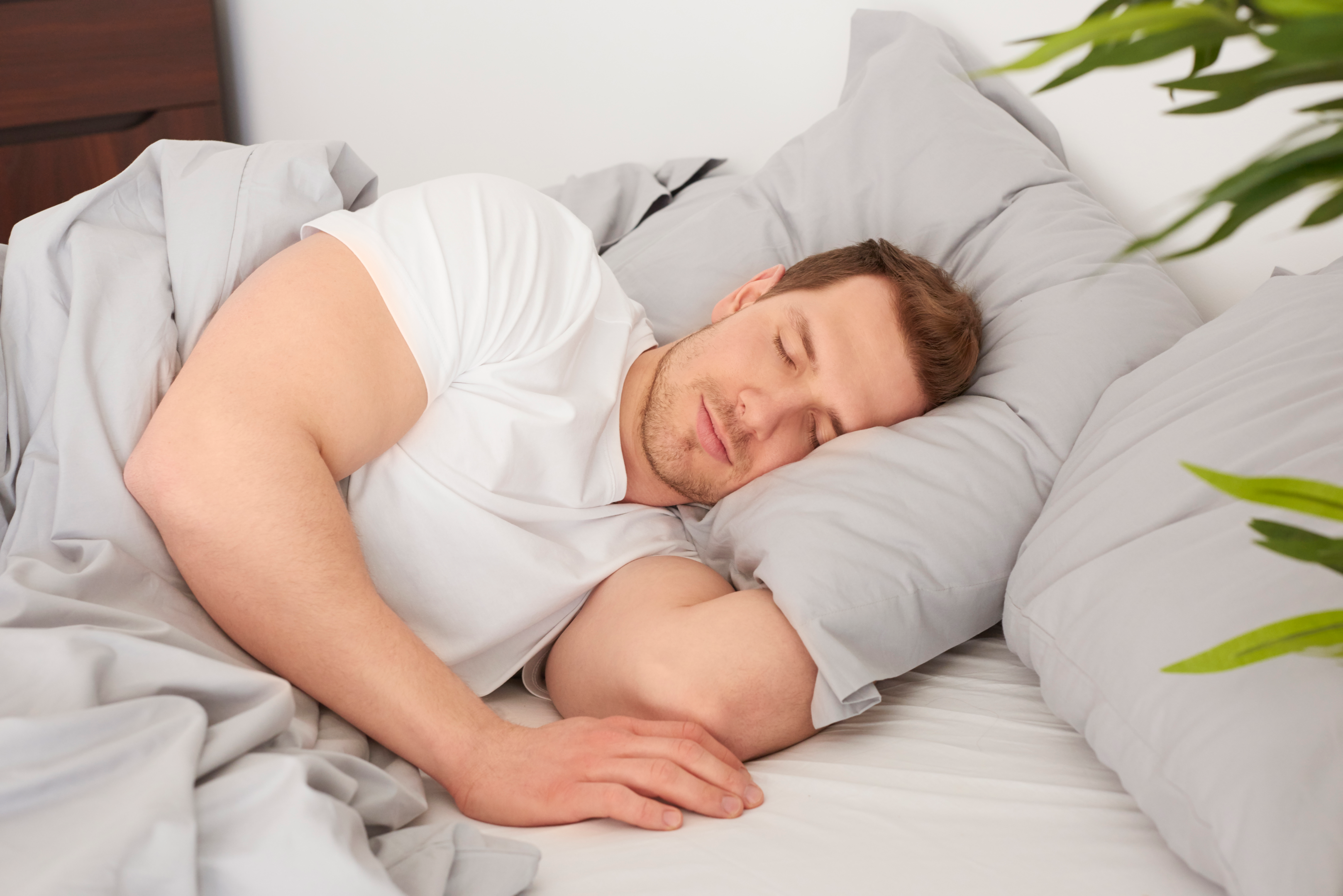 A healthy and peaceful sleep improves your testosterone levels.