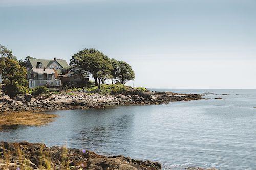 Charming cottages along the rocky shore of Portland, ME