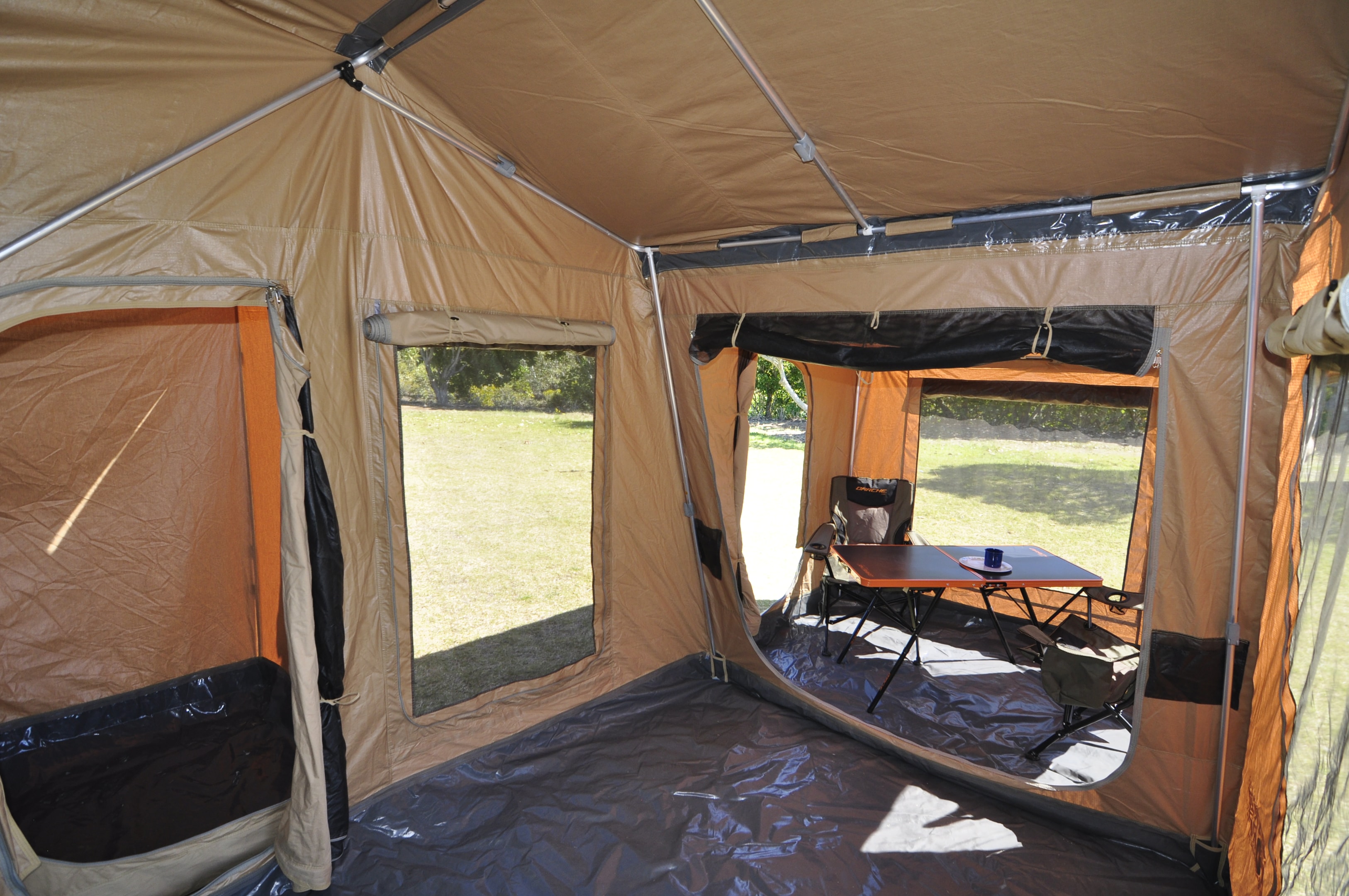 This is one spot I'd rather be. This Hard Korr offroad camper suits me down to the ground. Why spend more?