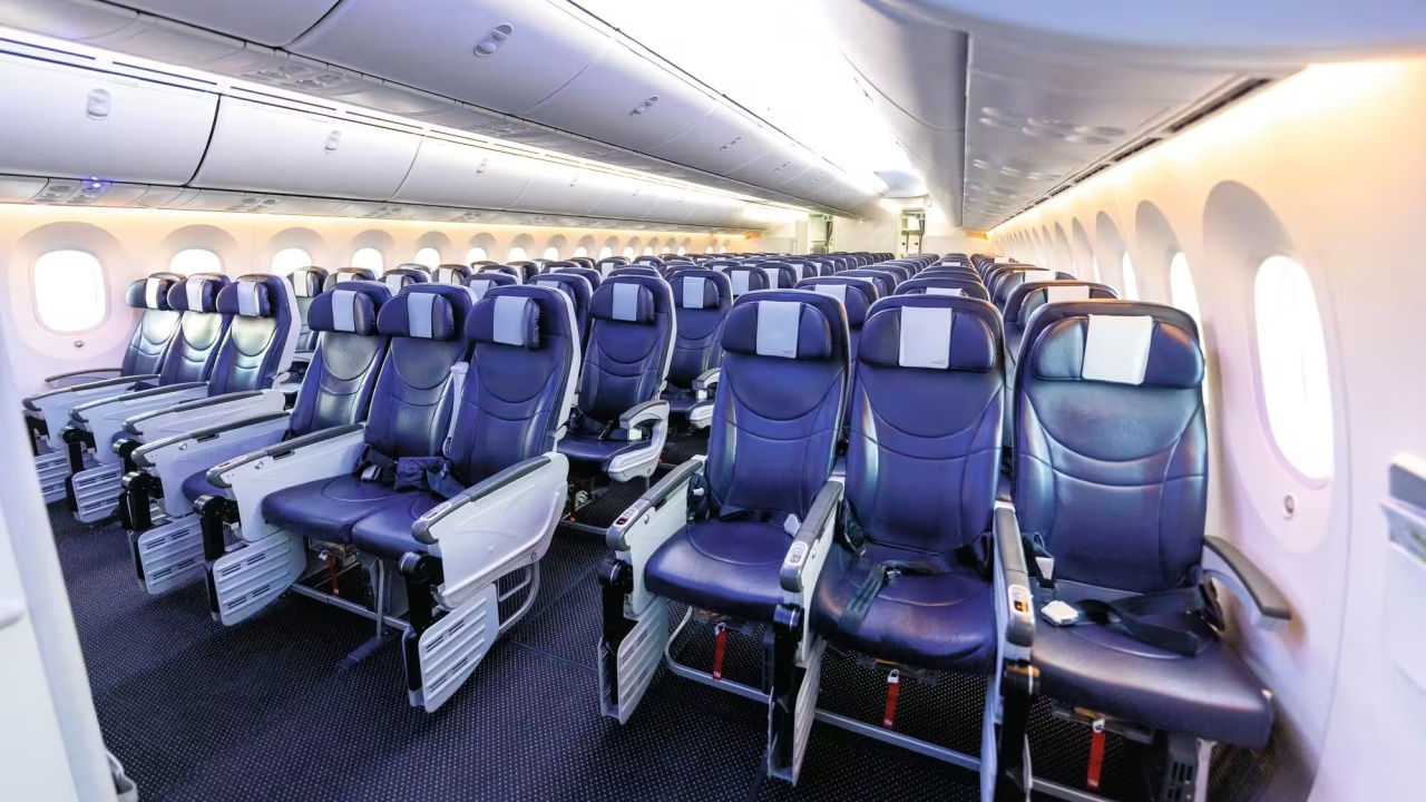 Best Seats on the TUI Dreamliner for Extra Legroom (2025 Guide)