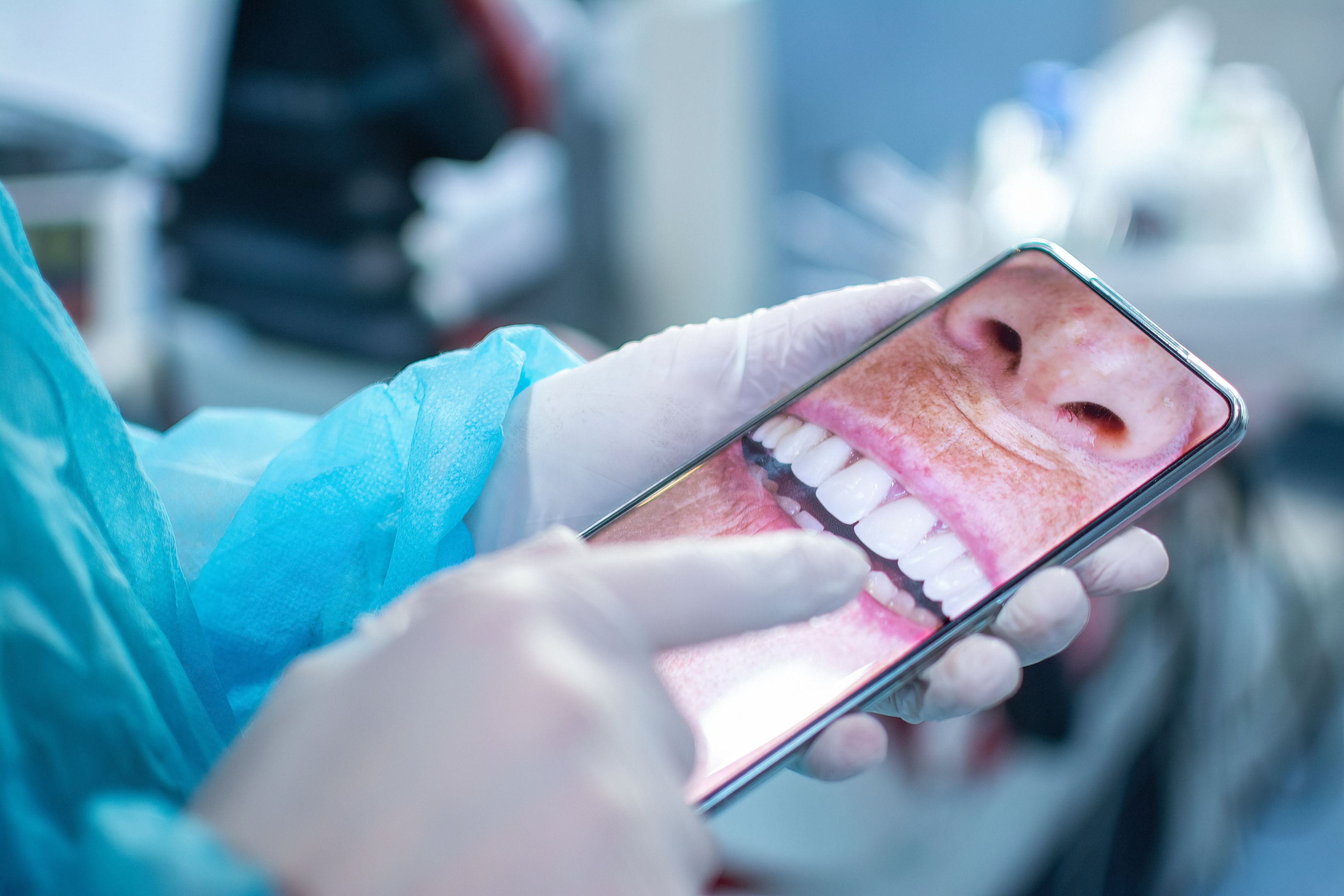Smartphone camera advancements in dental photography