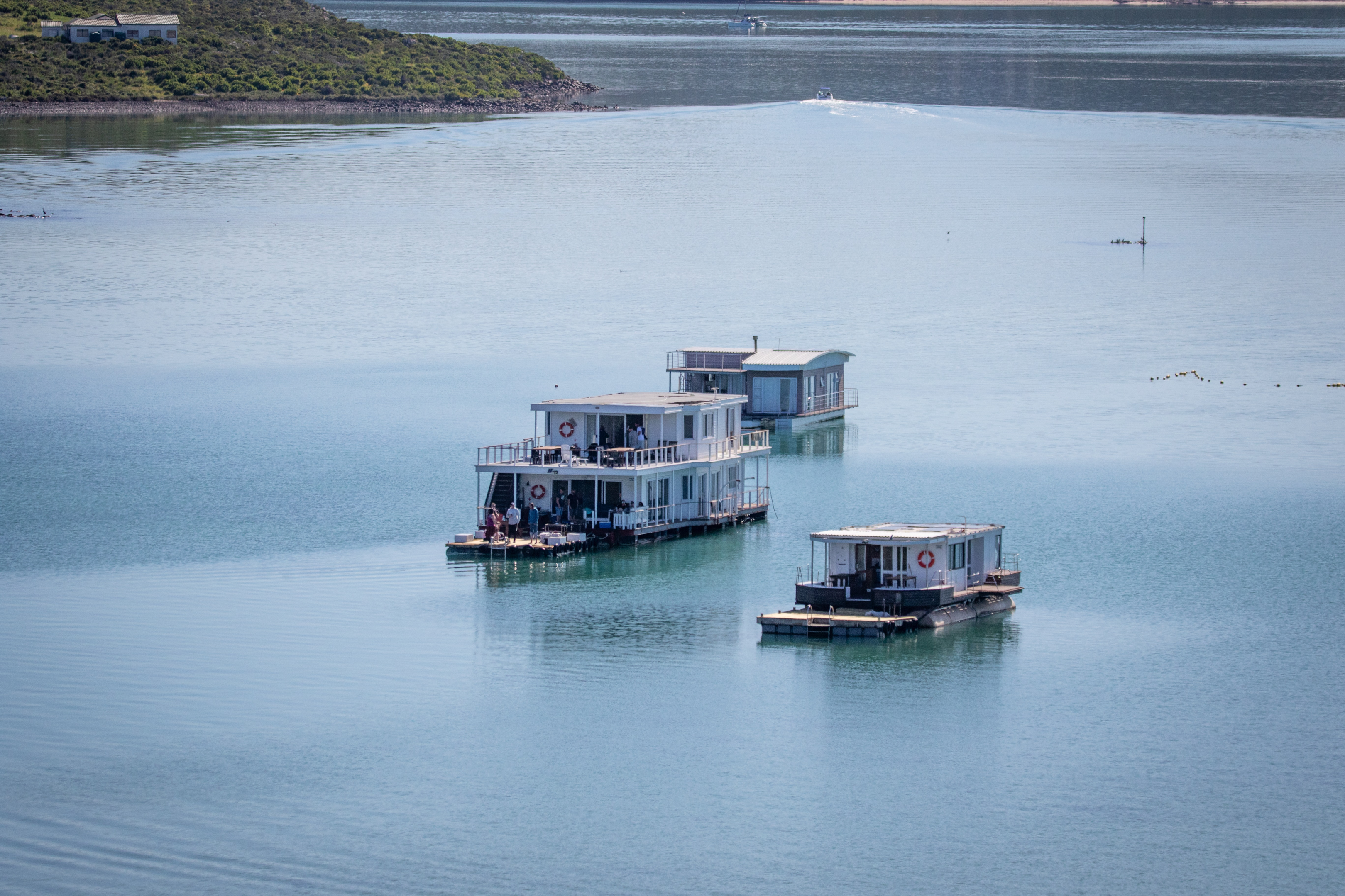 Houseboats Gold Coast - Luxury Houseboat Holidays You Won't Forget!