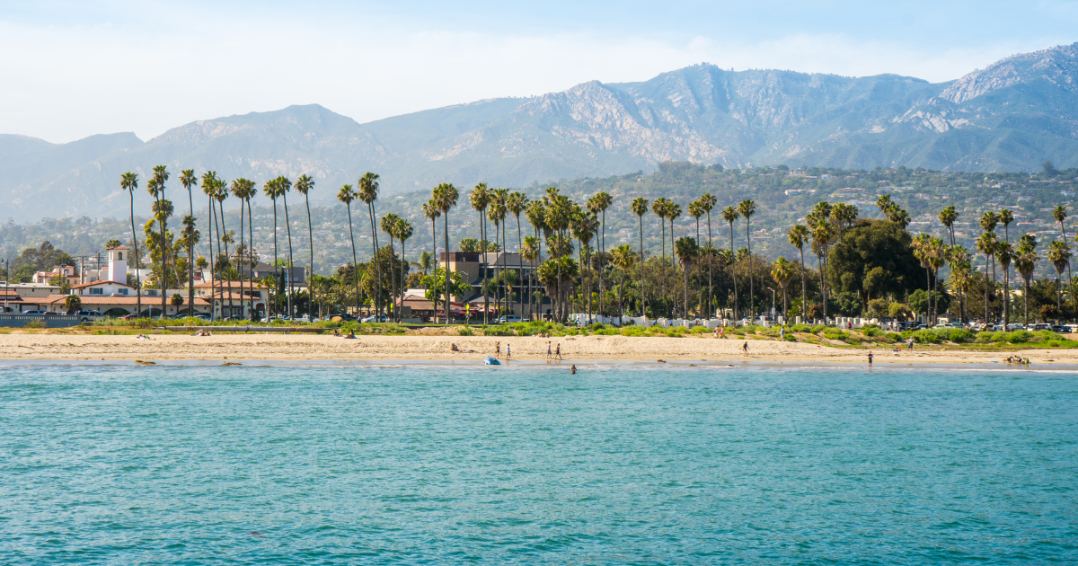 A scenic view of Southern California's coastline featuring popular fishing spots.