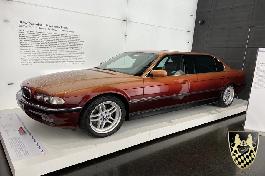 BMW world and museum sightseeing tour munich prrfessional drivers for your ride