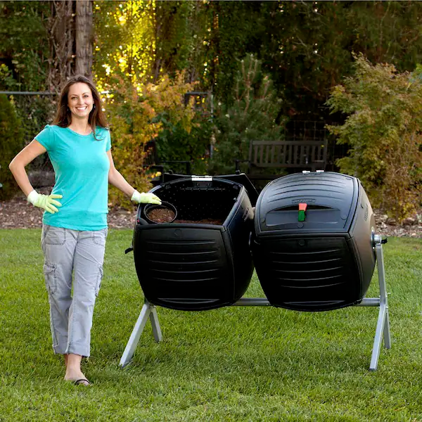 Advantages of the Dual Chamber Compost Tumbler