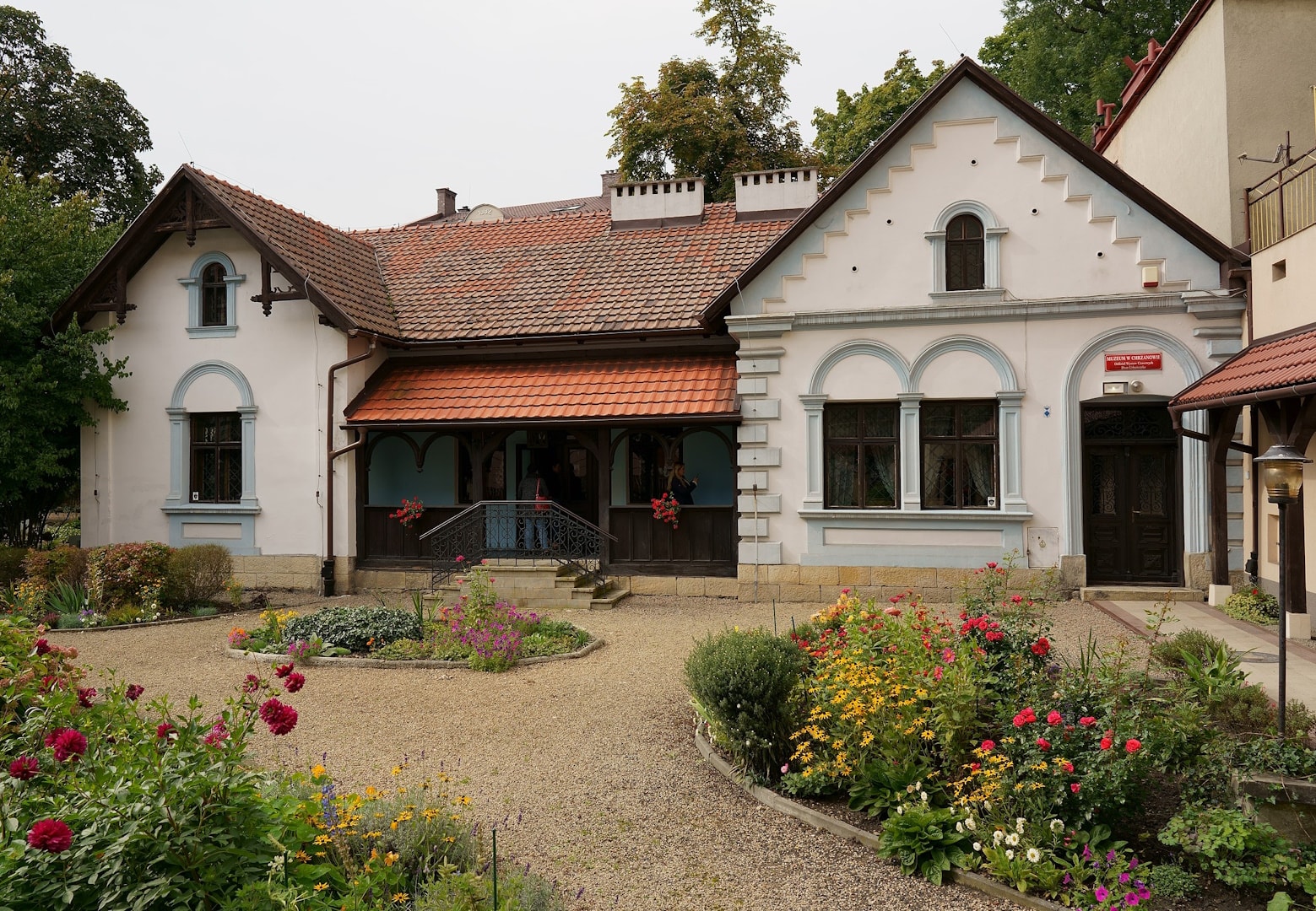 Muzeum Dom Urbańczyka. Oddział Muzeum I.M. Mazarakich w Chorzowie (źródło: https://commons.wikimedia.org/wiki/File:Chrzan%C3%B3w_A_695_M_al._Henryka_16_muzeum_4.jpg)