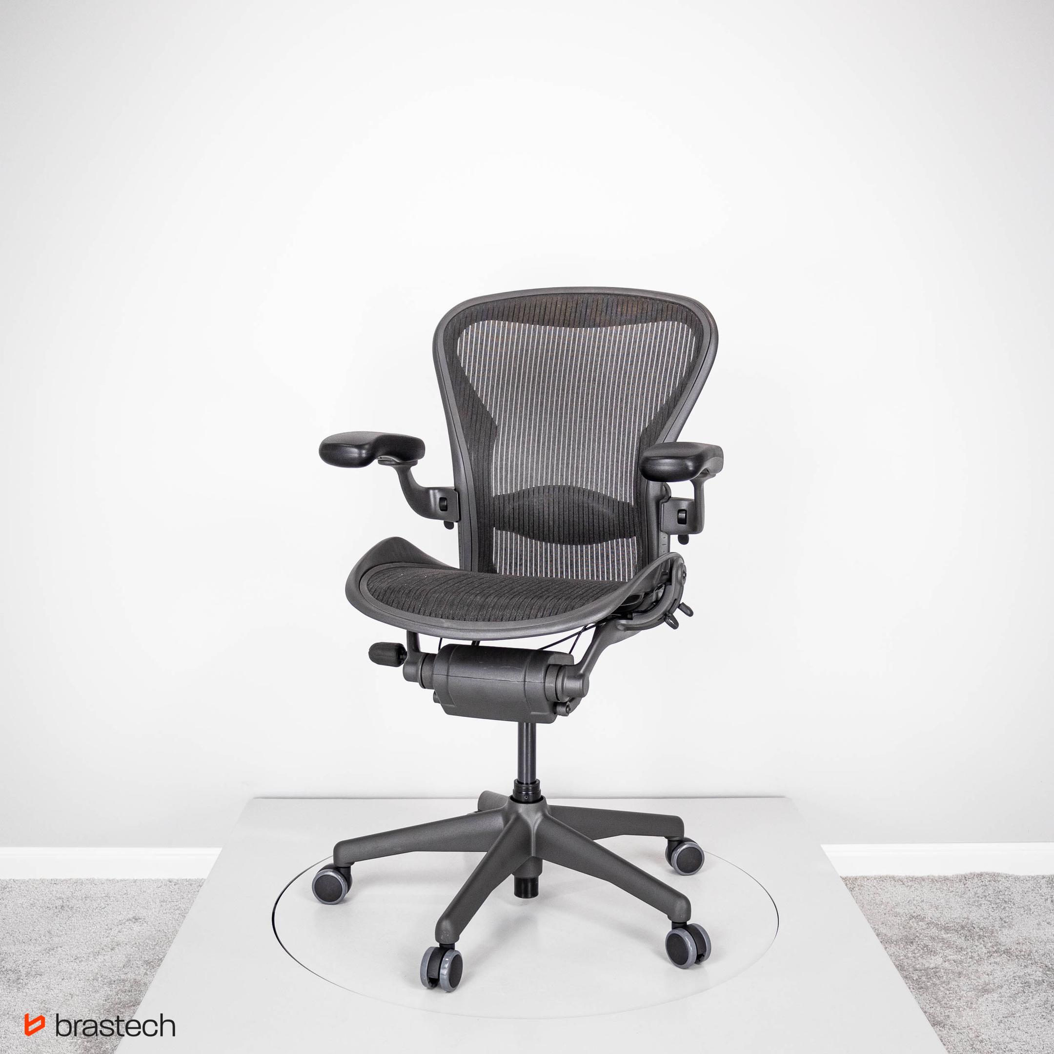 Herman Miller Aeron – porównanie rozmiarów A, B i C. Jak dobrać idealny rozmiar? 5 Herman Miller Aeron B. Źródło: Brastech