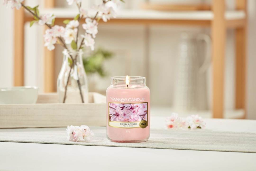 heart smells good, cherry blossom candle, the good stuff
