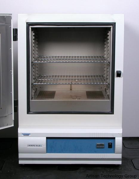 A picture of a Blue M gravity oven model generating heat