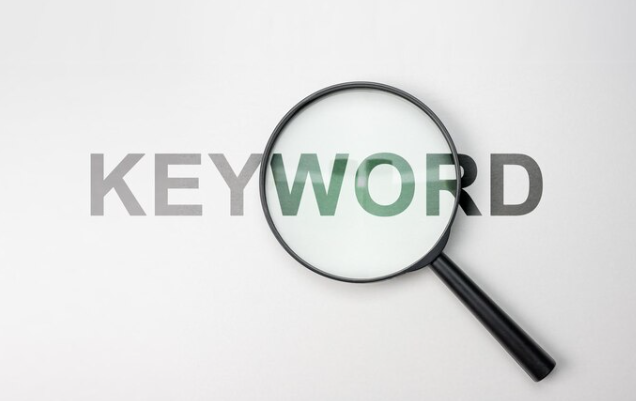 Magnifying glass over "Keyword"